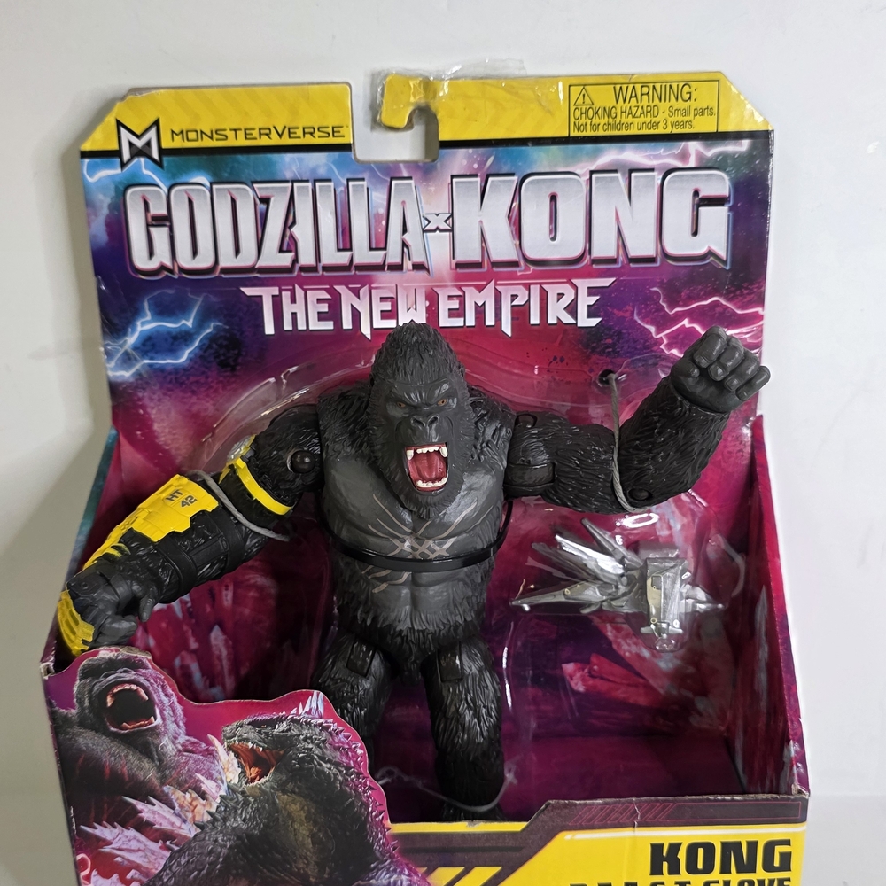 Godzilla vs. Kong The New Empire Kong W BEAST Glove Action Figure